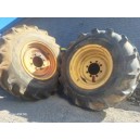 LOT DE 2 ROUES 18.4-26 OCCAS SUR JANTES 8 TROUS OCCASION