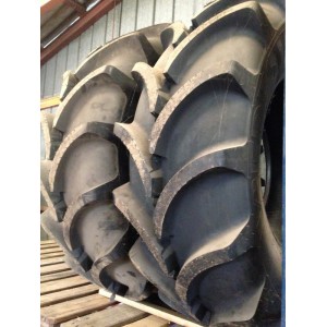 PAIRE DE PNEUS 480/70R30 VREDESTEIN TRAXION +